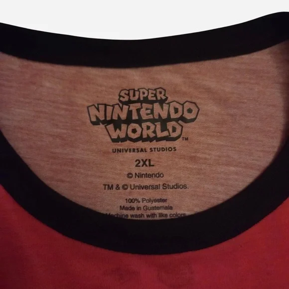 Princess Peach adult t-shirt from SUPER NINTENDO WORLD™ - Picture 3 of 3